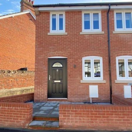New Modern Studio Apartment Near To City Centre Salisbury Exterior photo