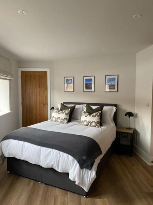New Modern Studio Apartment Near To City Centre Salisbury Exterior photo